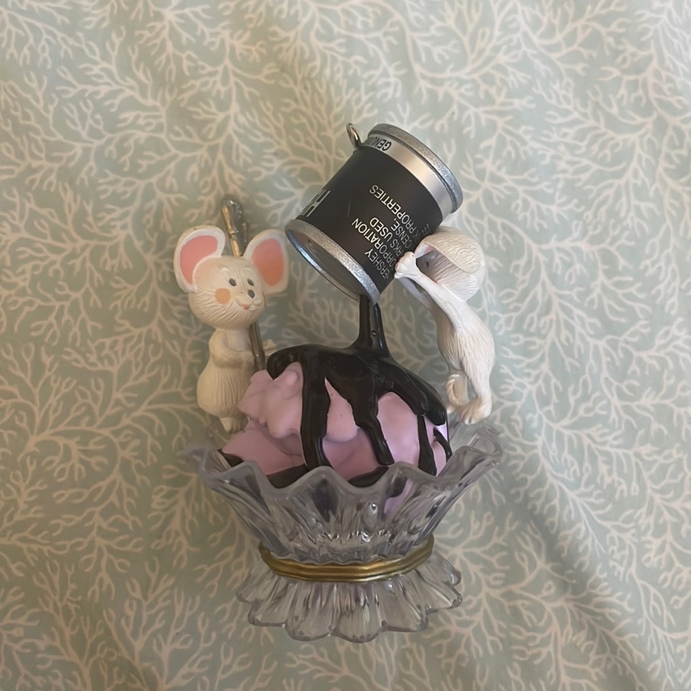 Hallmark ornament 1994 Hershey syrup sundae with 2 mice EUC NO box